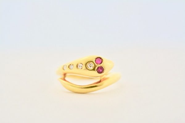 custom engagement rings Sunshine Coast - handmade engagement rings Caloundra