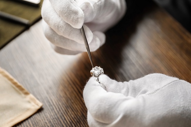 Why well-known jewellery store’s repair services shouldn’t be your first option