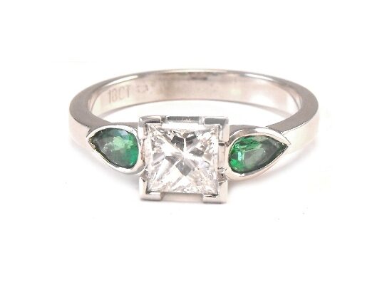 d17-emerald-diamond-ring1